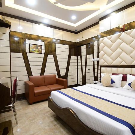 Hotel Margaret, Calcutta Buitenkant foto
